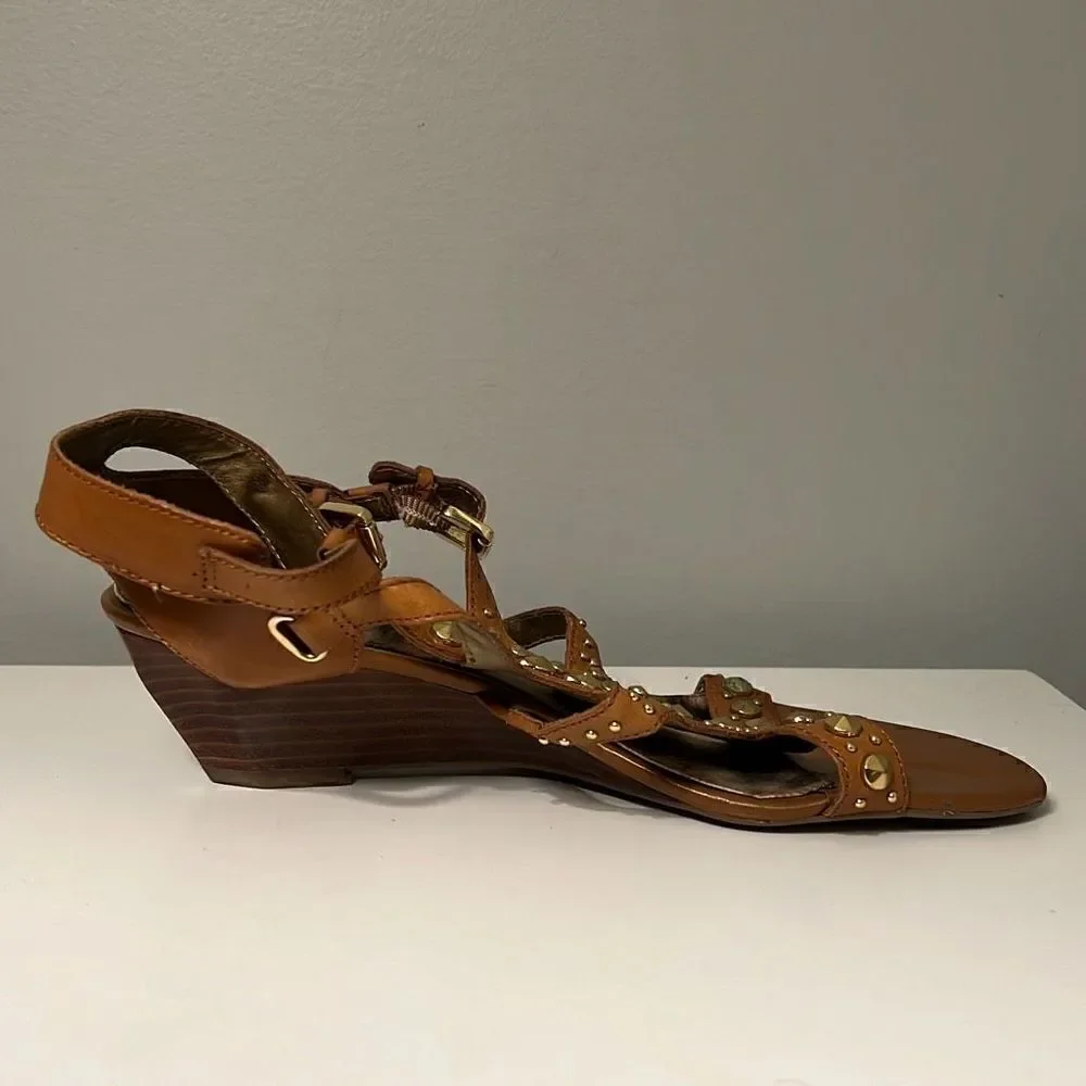 Guess Women's Brown Classic Studded Gold Gladiator Wedge Heel Sandals Size 8 M - Picture 10 of 11